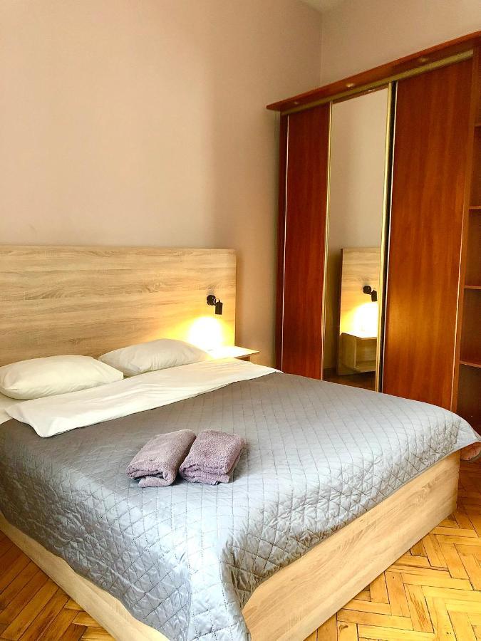 Romantic Apartments - City Center 5 15 Lviv Exterior photo