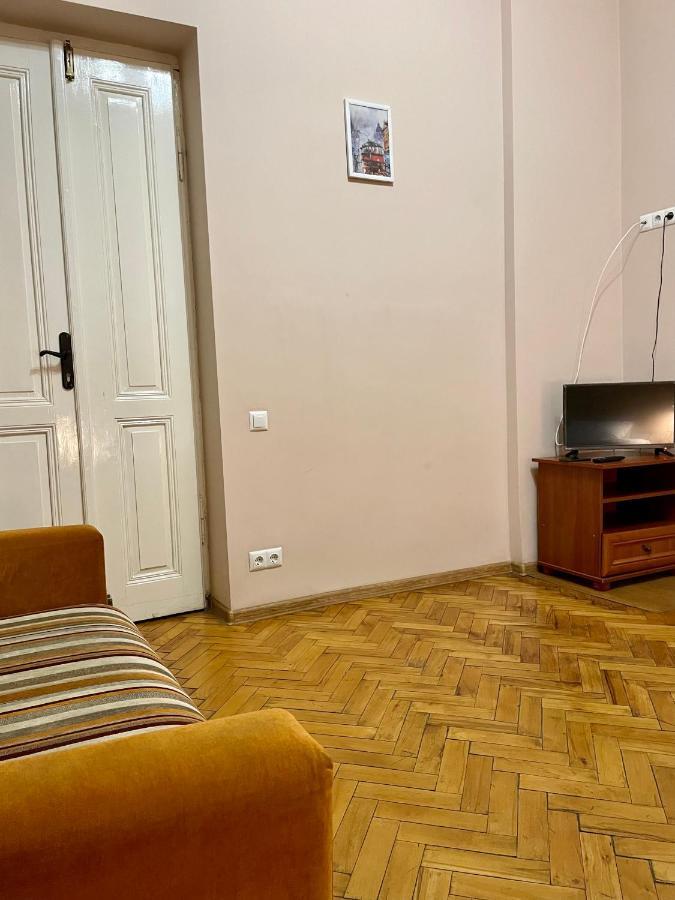 Romantic Apartments - City Center 5 15 Lviv Exterior photo