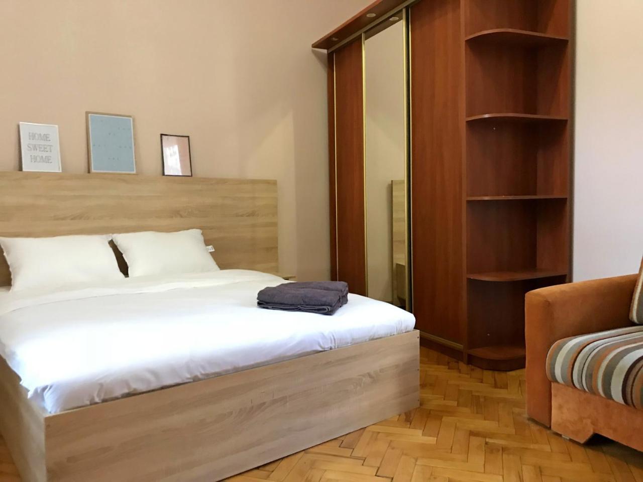 Romantic Apartments - City Center 5 15 Lviv Exterior photo